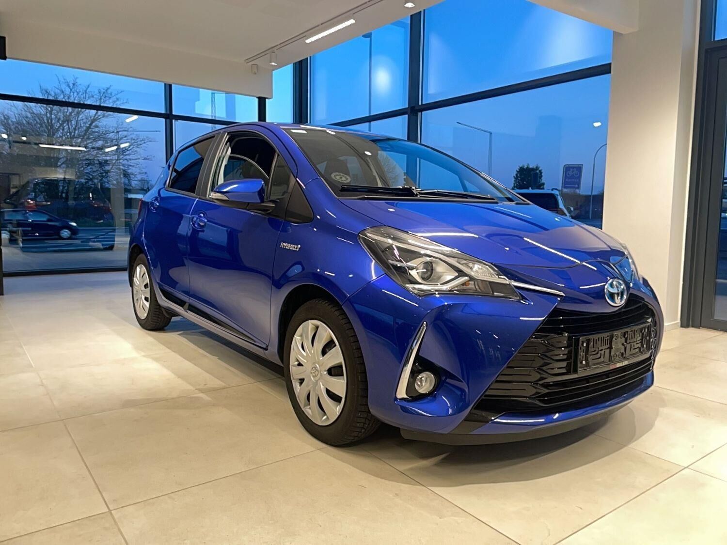 Toyota Yaris 1,5 Hybrid H2 Premium E-CVT 100HK 5d Trinl. Gear