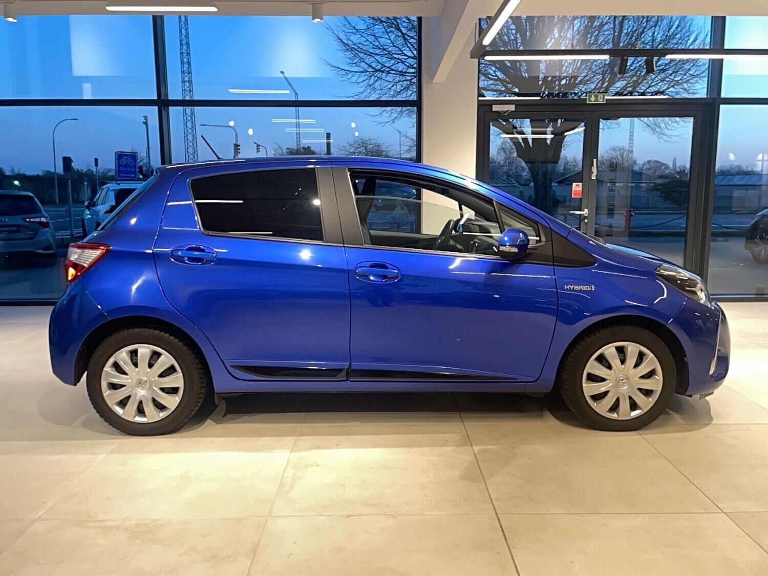 Toyota Yaris 1,5 Hybrid H2 Premium E-CVT 100HK 5d Trinl. Gear
