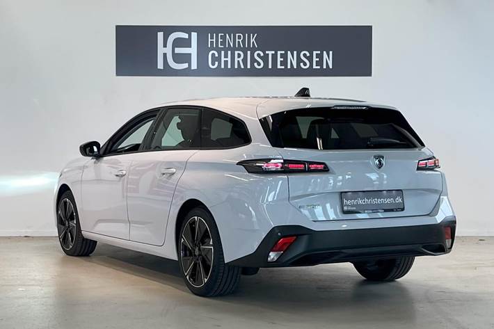 Hvid Peugeot E-308 fra 2024