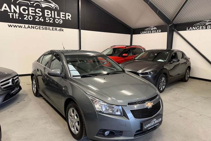 Grå Chevrolet Cruze fra 2010