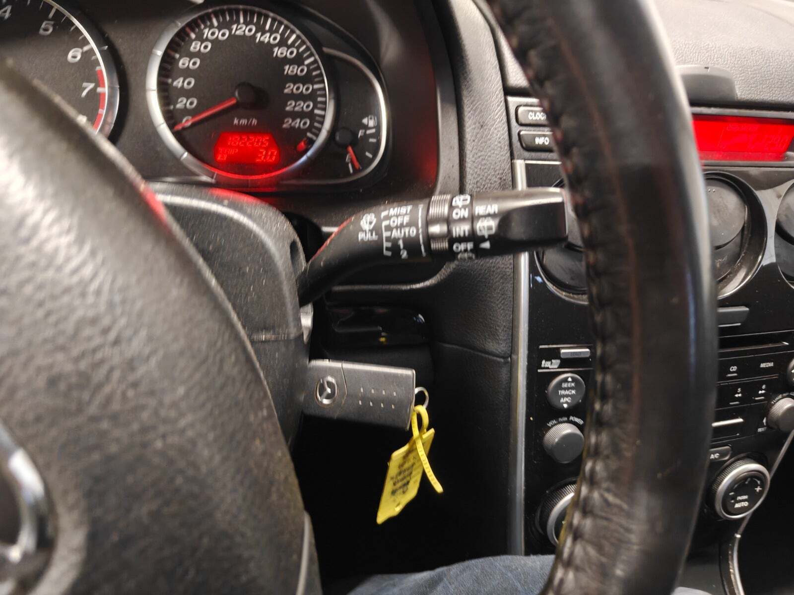 Gul Mazda 6 fra 2008