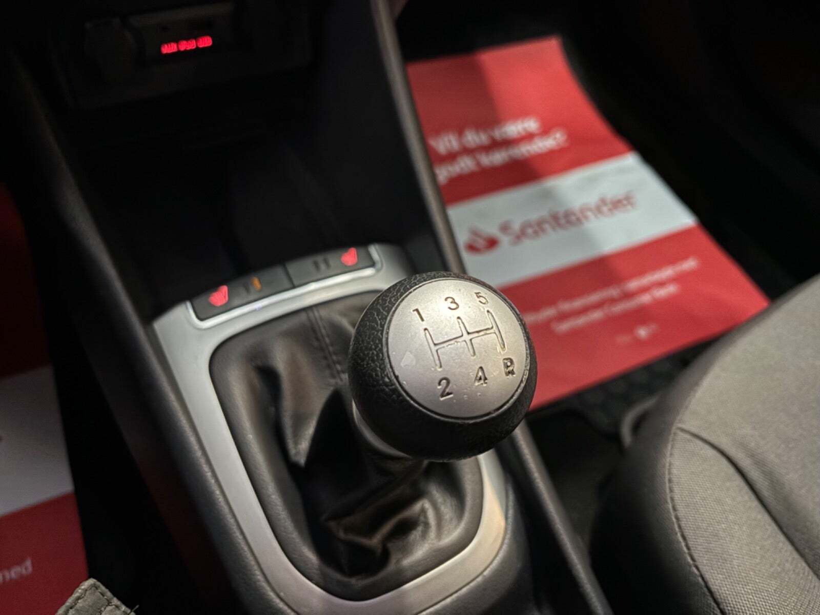 Grå Kia Rio fra 2013