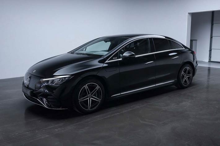 Sort Mercedes EQE350+ fra 2026