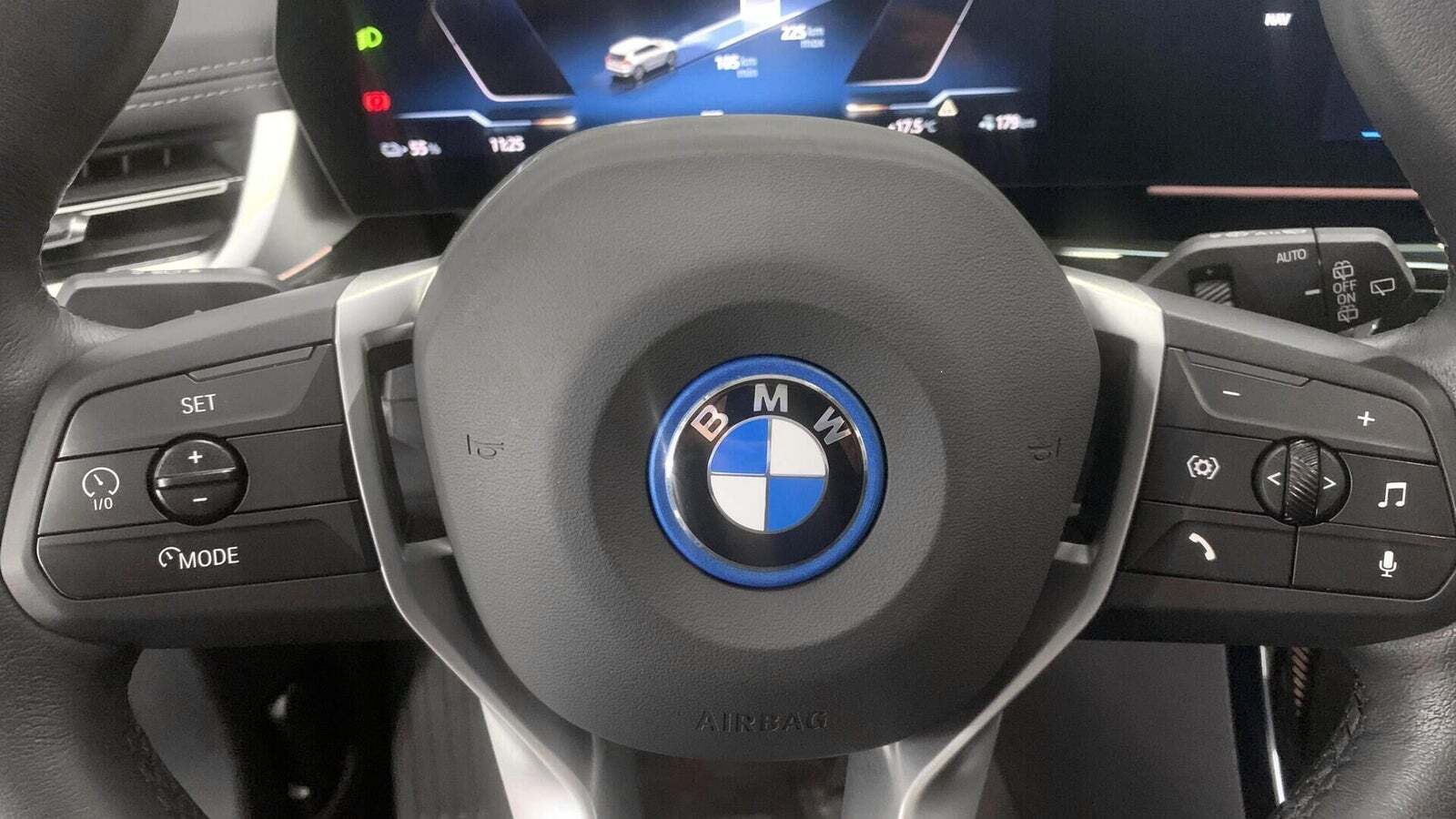 Grå BMW iX1 fra 2025