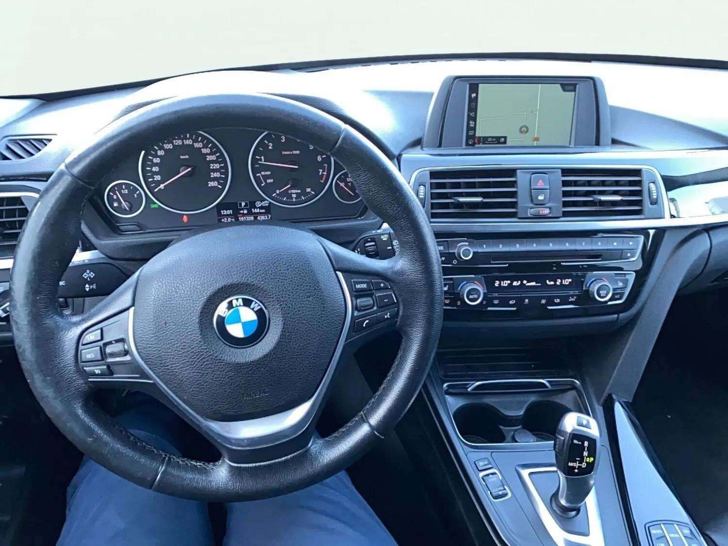 BMW 320i 2,0 Touring aut.