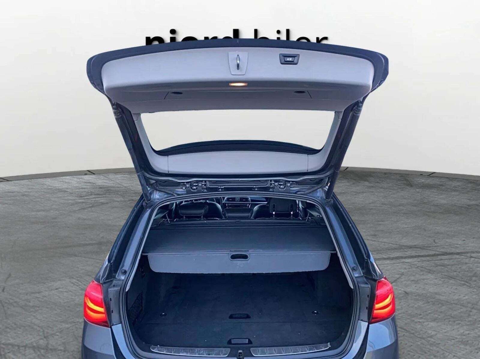 undefined BMW 320i fra 2018