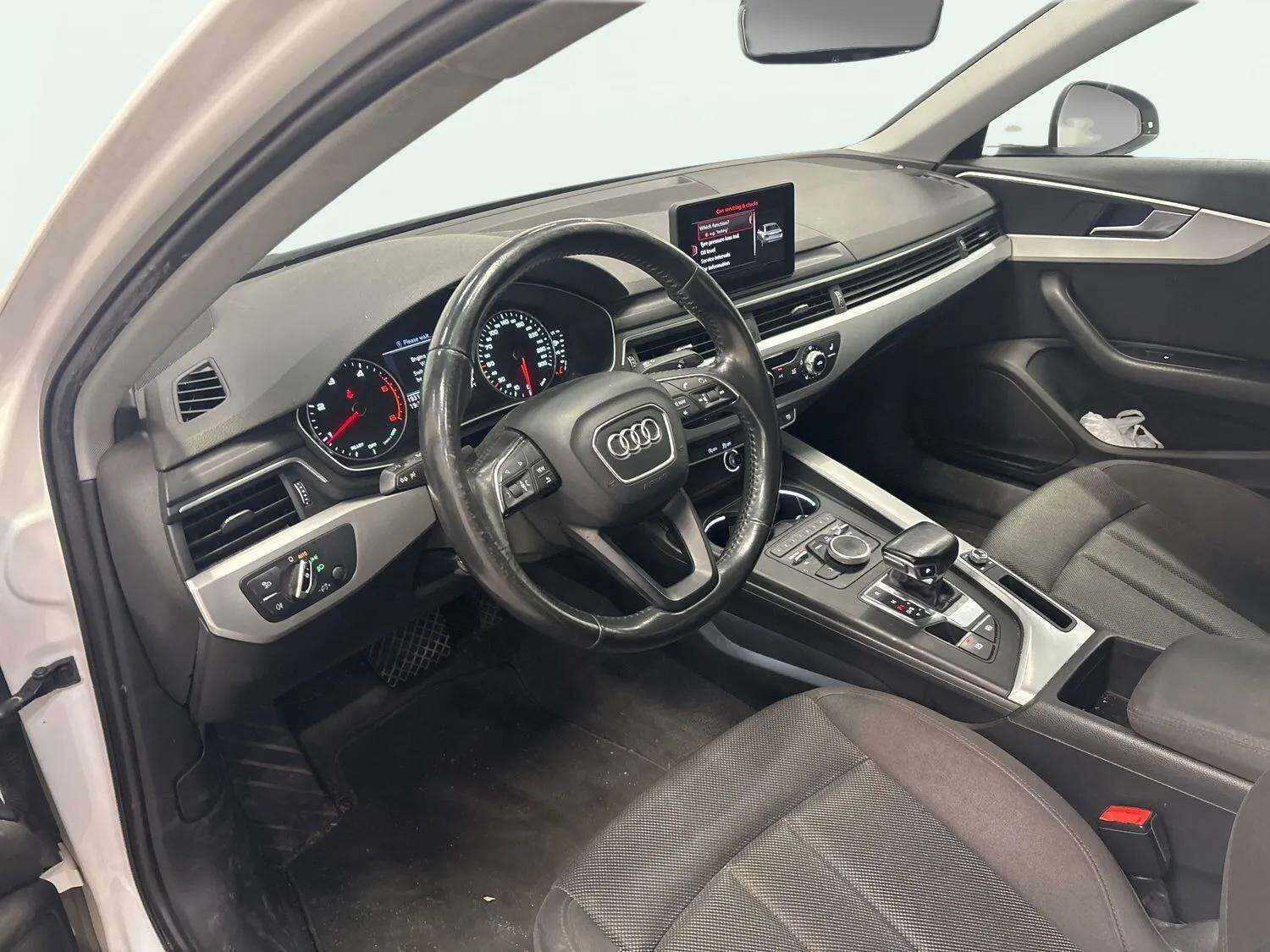 Audi A4 2,0 TDi 150 S-tr.