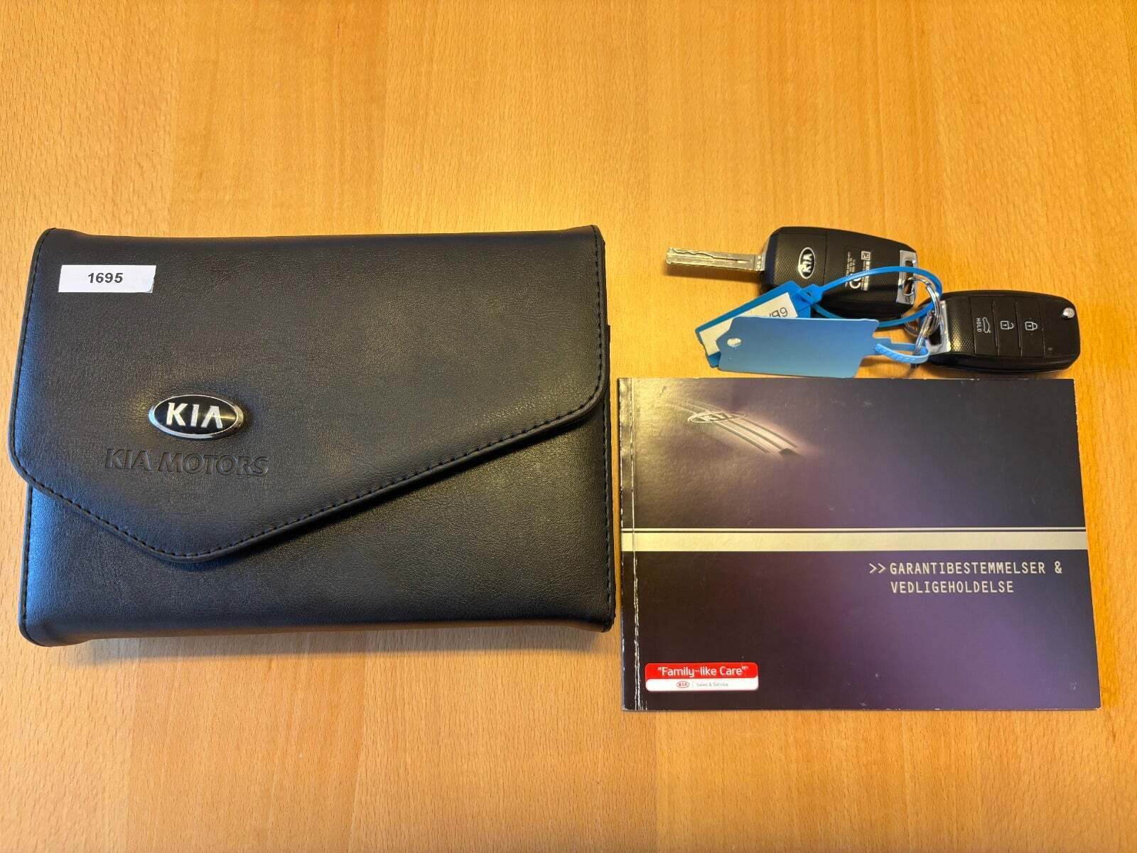 Grå Kia Rio fra 2016