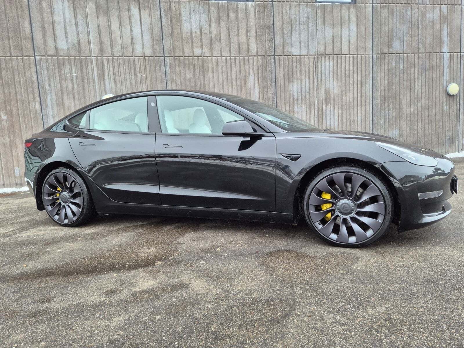 Tesla Model 3 Performance AWD