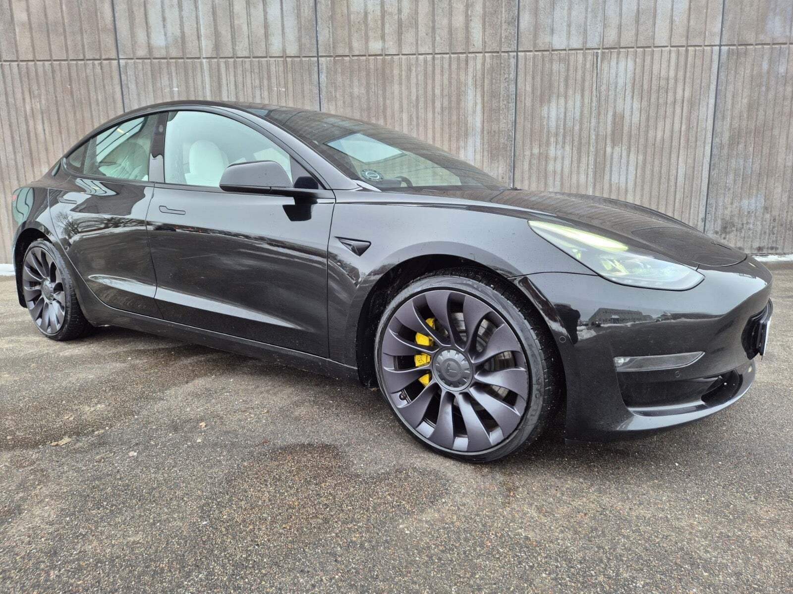 Tesla Model 3 Performance AWD