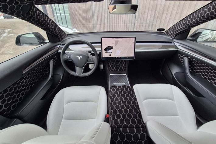 Hvid Tesla Model 3 fra 2021