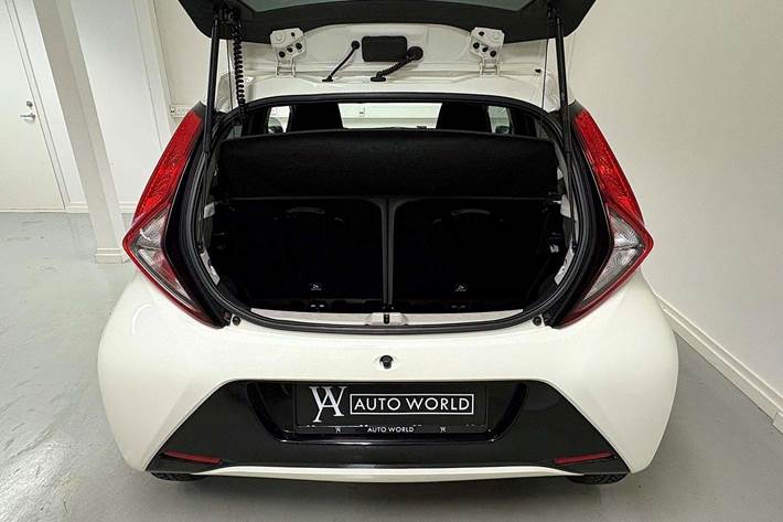 Hvid Toyota Aygo fra 2019