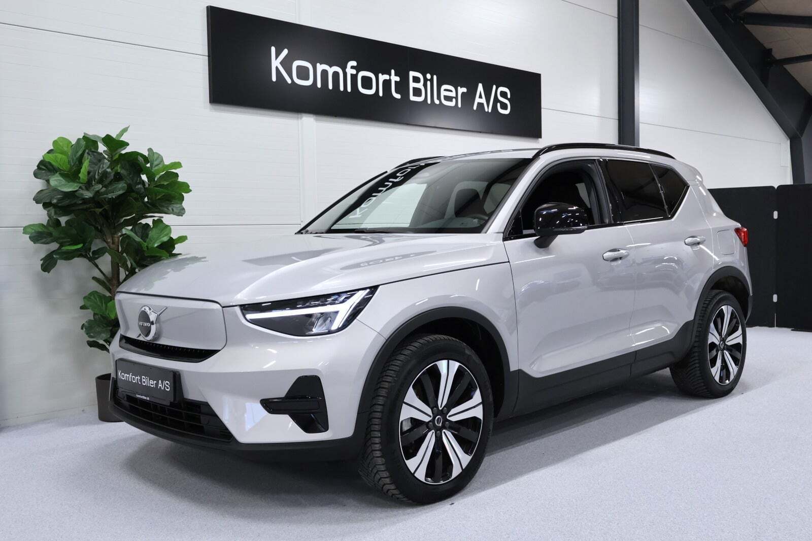 Volvo XC40 P6 ReCharge Core