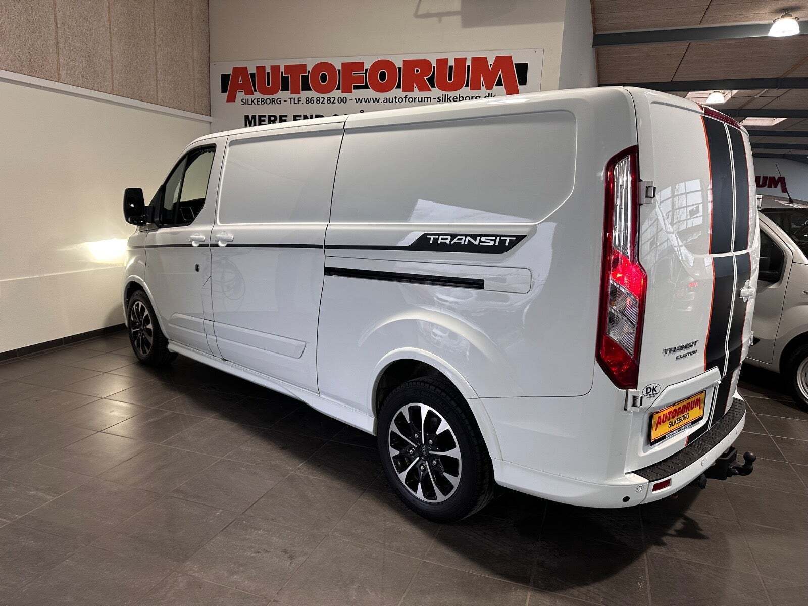 Hvid Ford Transit Custom 320L fra 2021