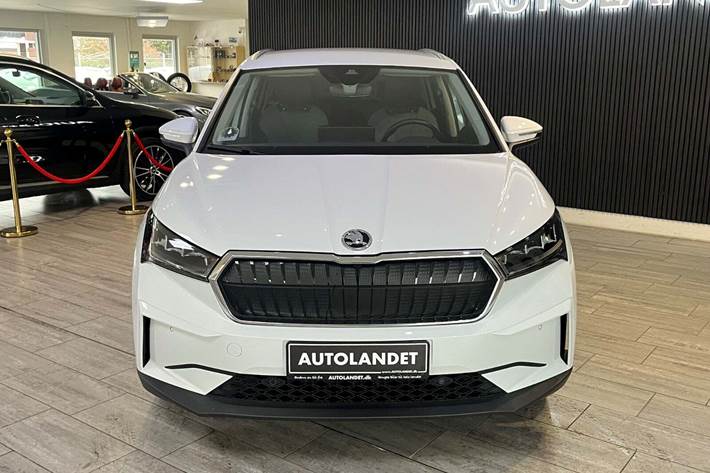 Hvid Skoda Enyaq fra 2022