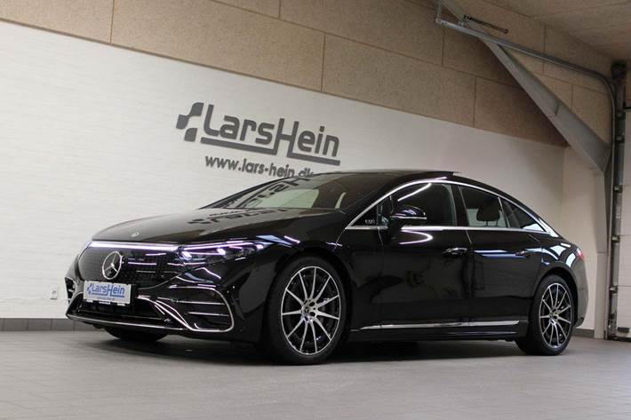 Sort Mercedes EQS450+ fra 2022 set udefra