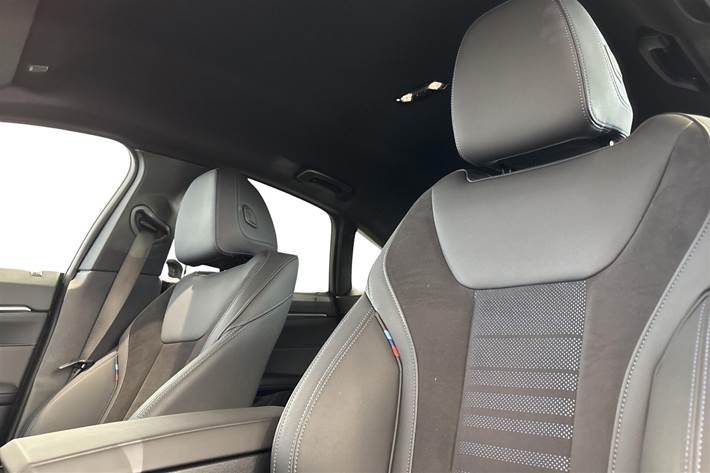 Grøn BMW i4 fra 2024