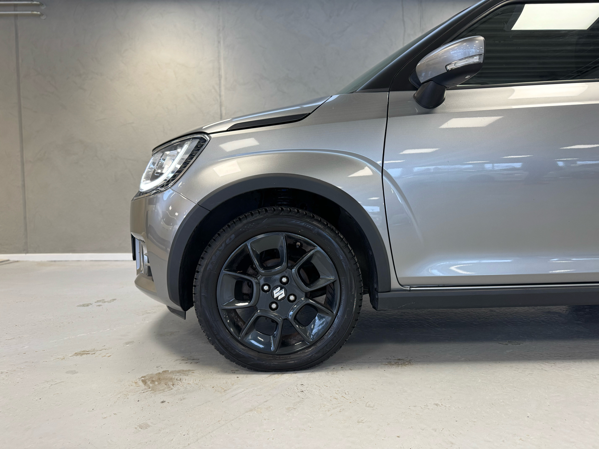 Grå Suzuki Ignis fra 2020