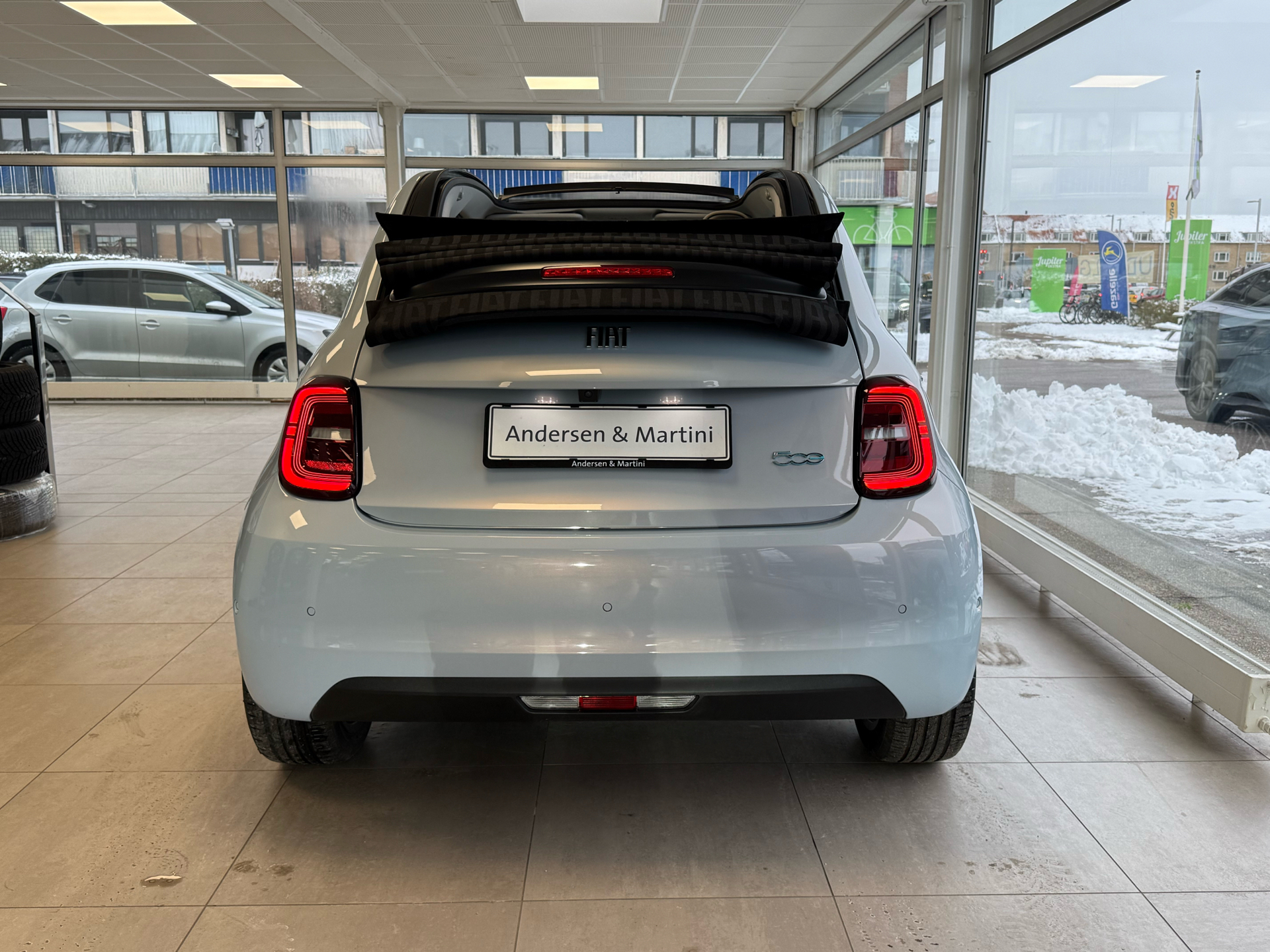 Blå Fiat 500e fra 2025