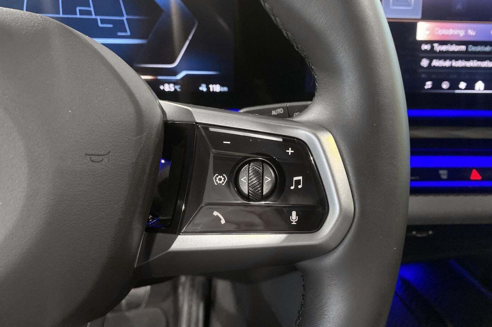 Grå BMW i5 fra 2024