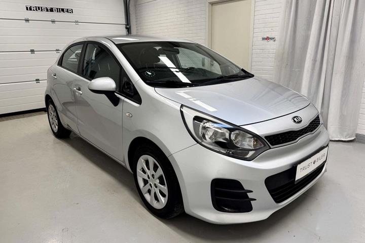 Sølv Kia Rio fra 2015