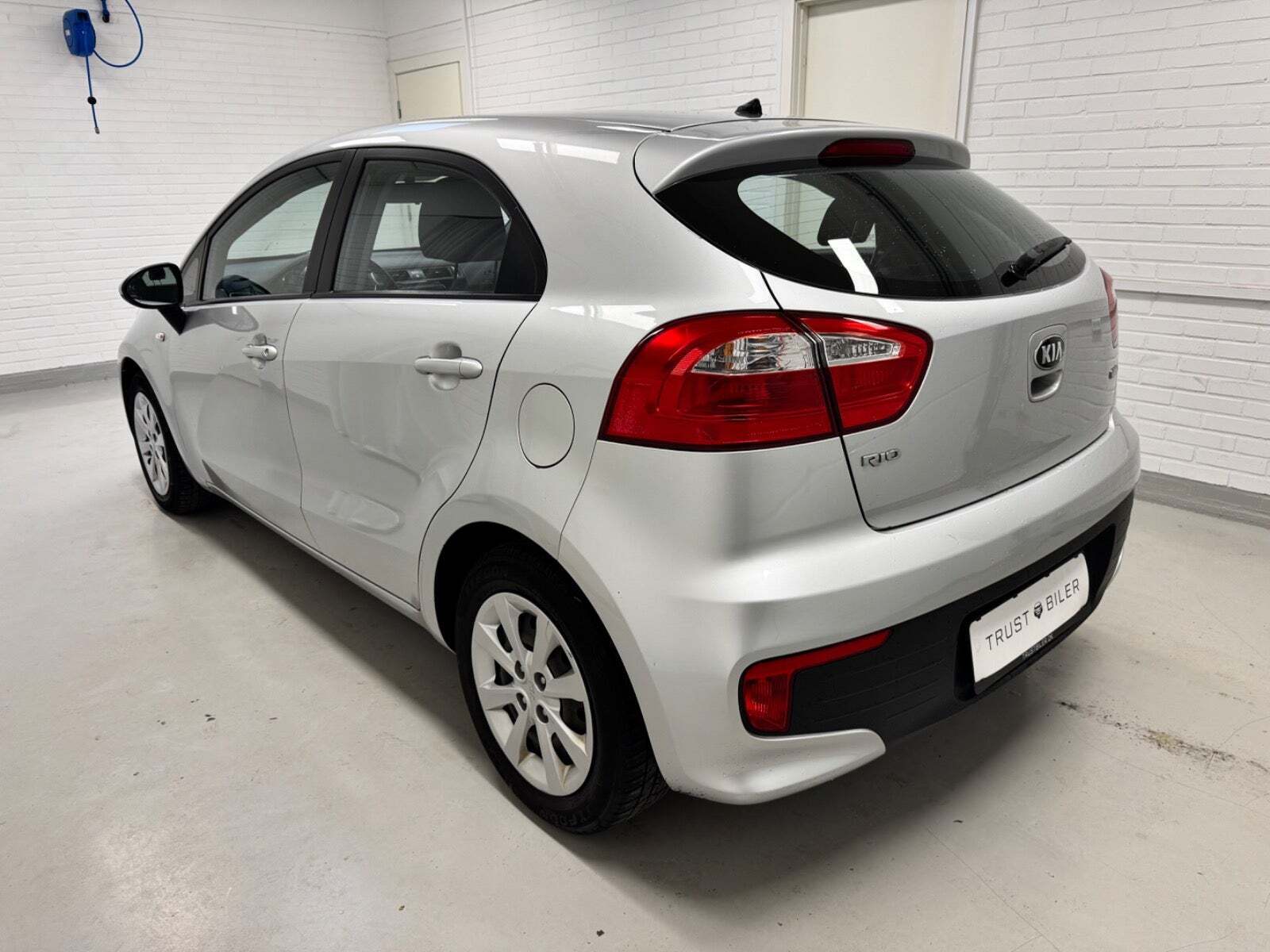 Sølv Kia Rio fra 2015