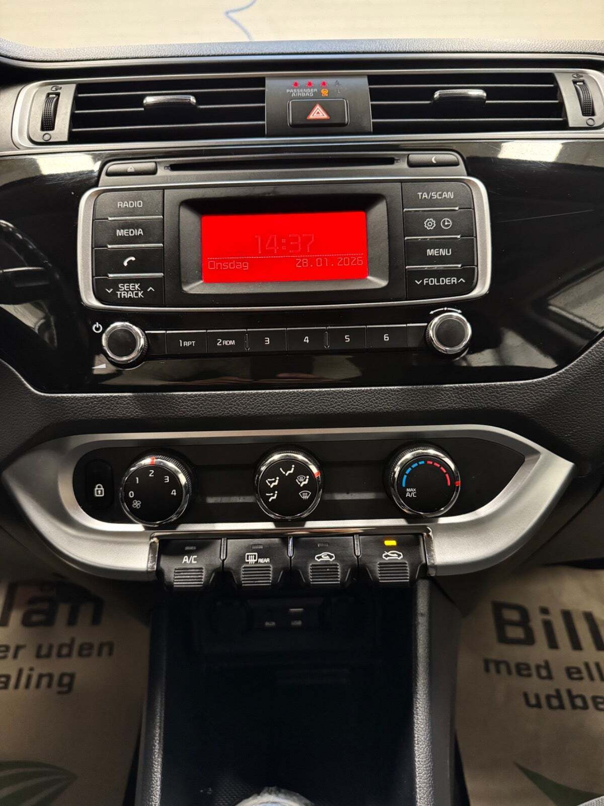 Sølv Kia Rio fra 2015