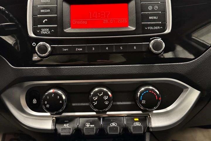Sølv Kia Rio fra 2015