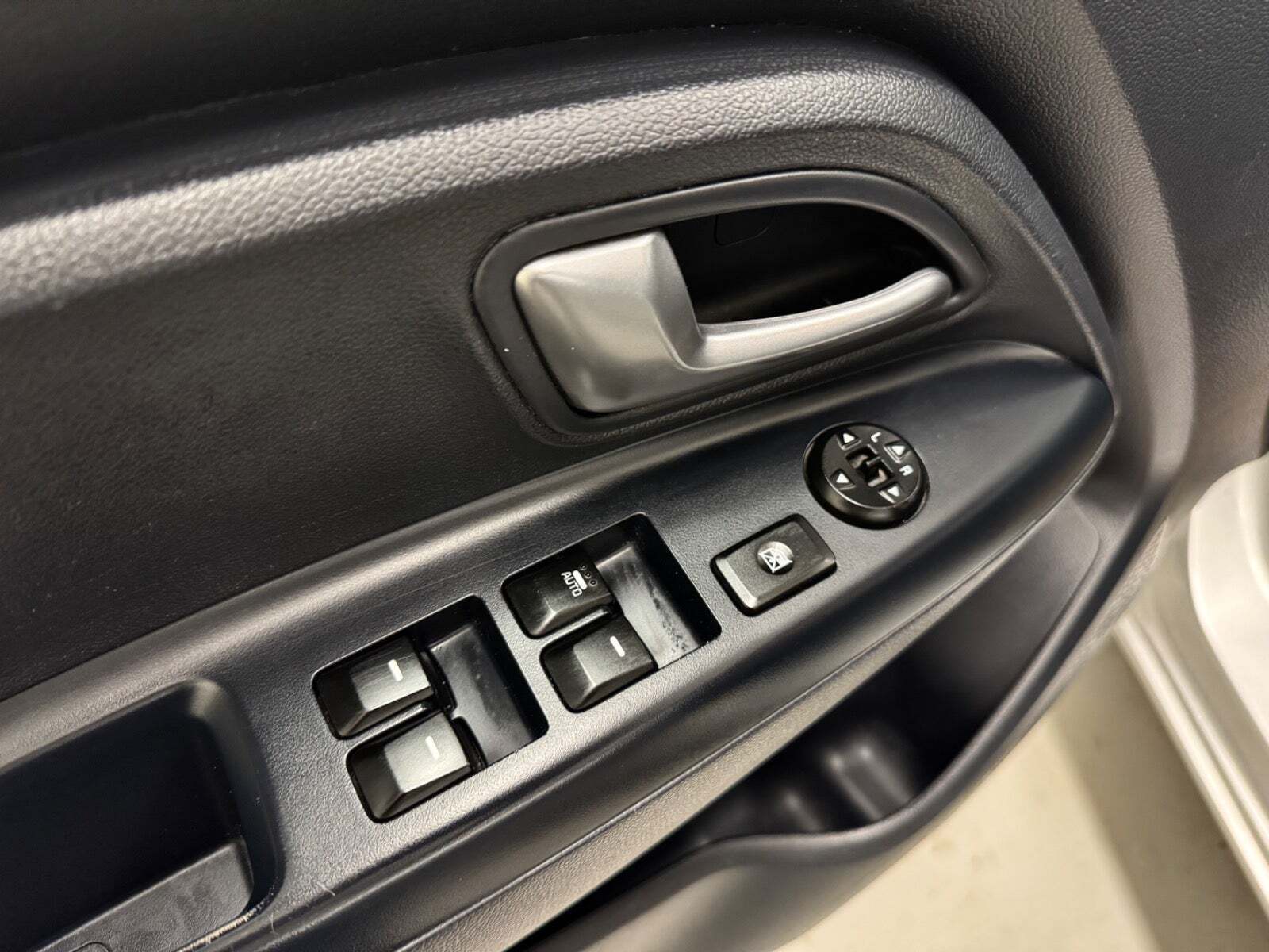 Sølv Kia Rio fra 2015