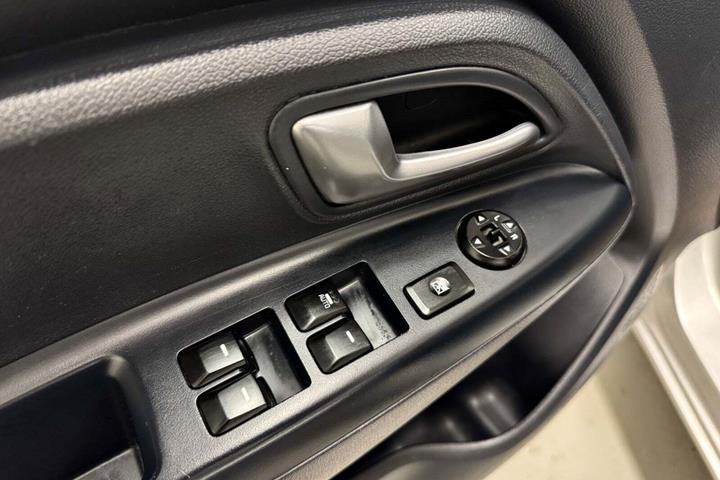 Sølv Kia Rio fra 2015