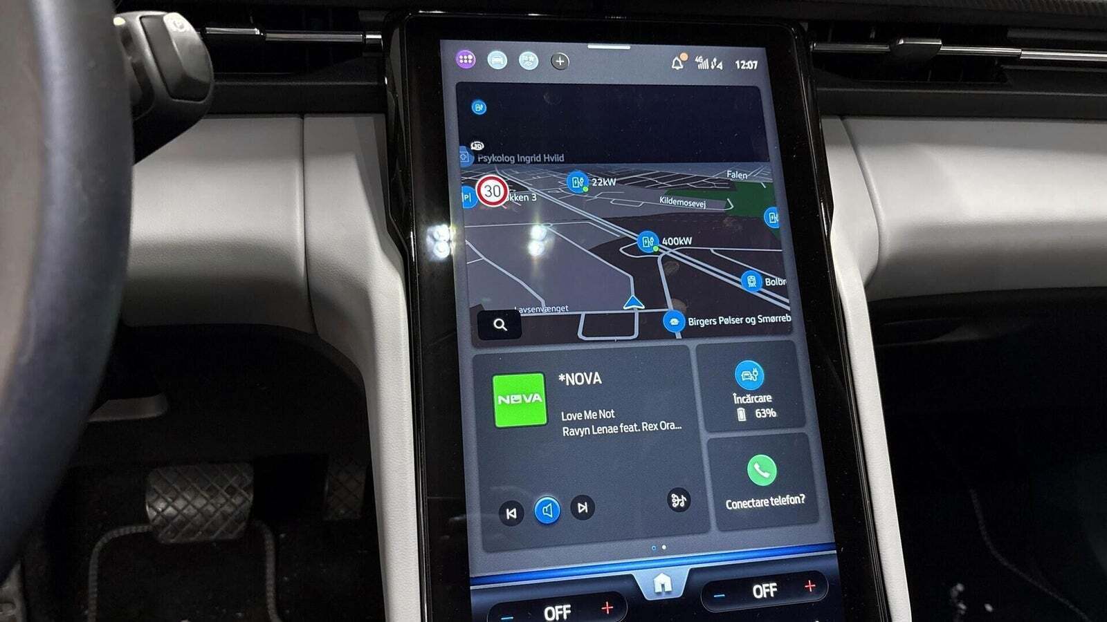 Rød Ford Explorer fra 2024