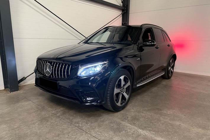 Sort Mercedes GLC43 fra 2017 set udefra