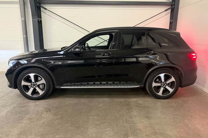 Sort Mercedes GLC43 fra 2017