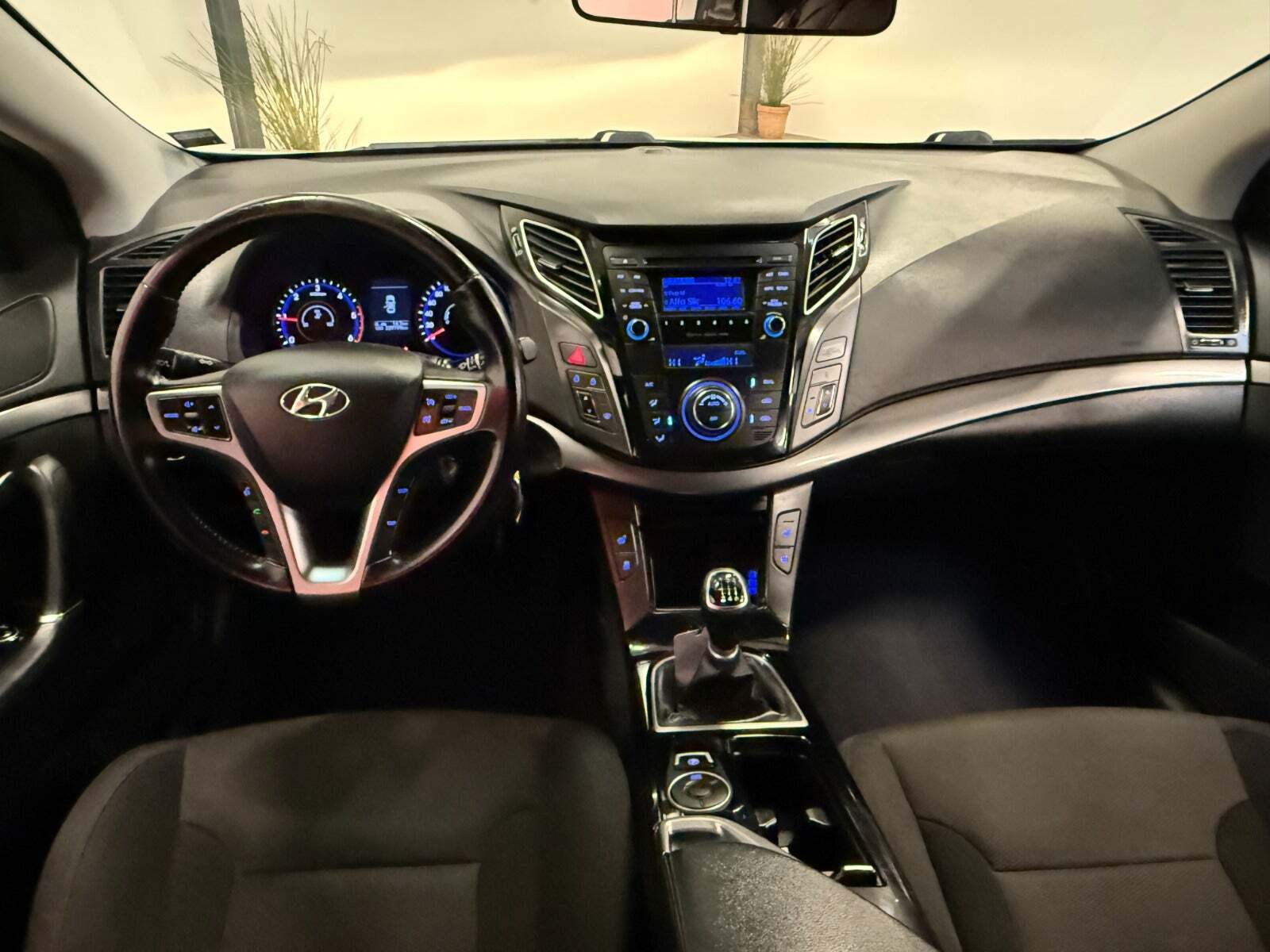 Hvid Hyundai i40 fra 2014