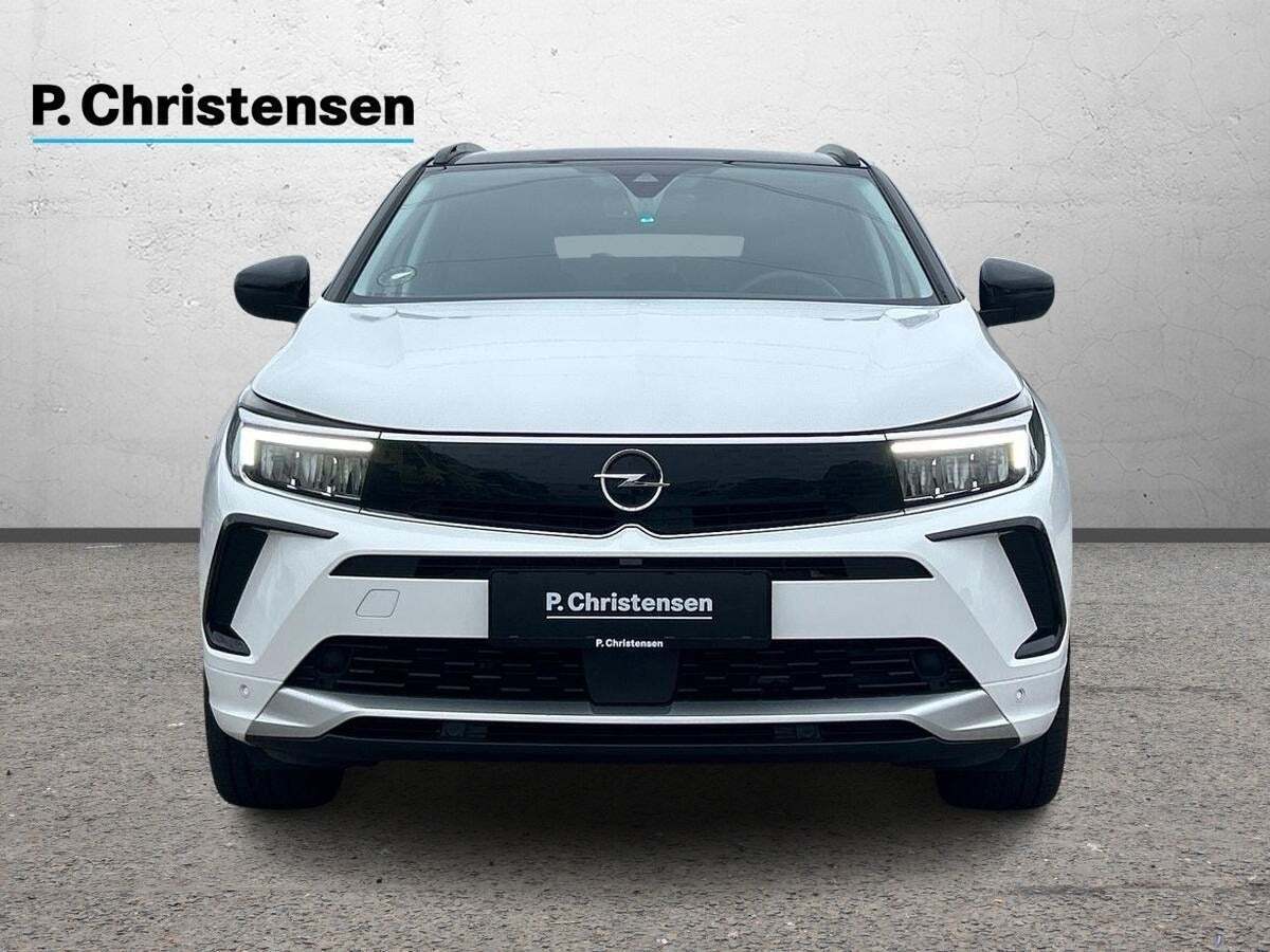 Hvid Opel Grandland fra 2023