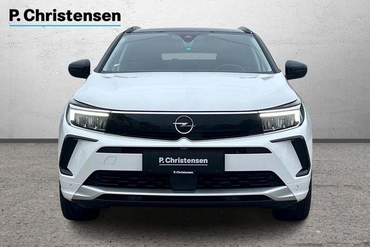 Hvid Opel Grandland fra 2023