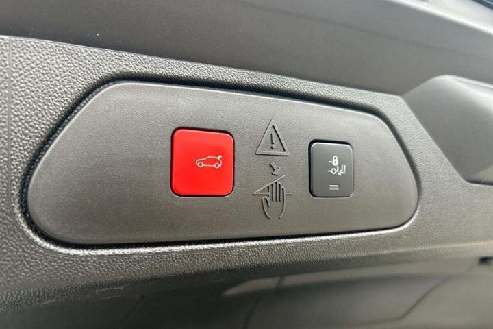Hvid Opel Grandland fra 2023