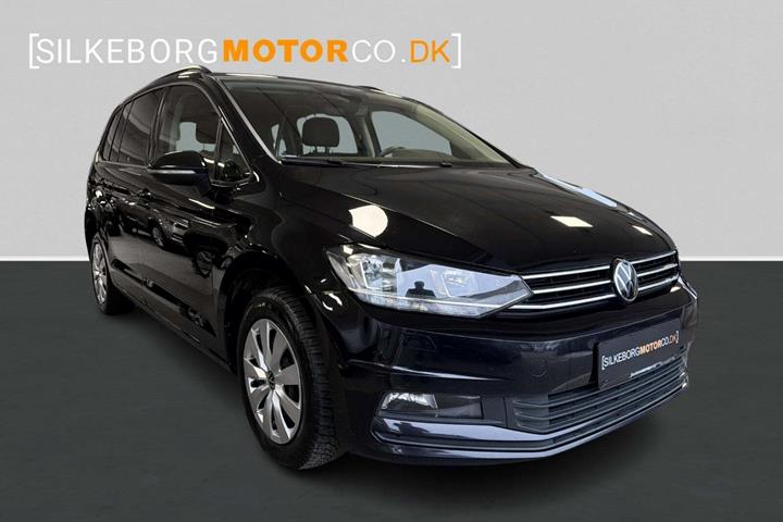 Sort VW Touran fra 2023