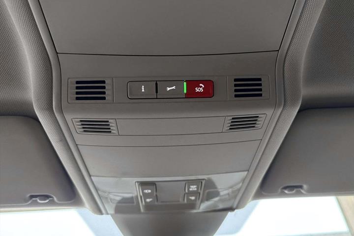 Sort VW Touran fra 2023