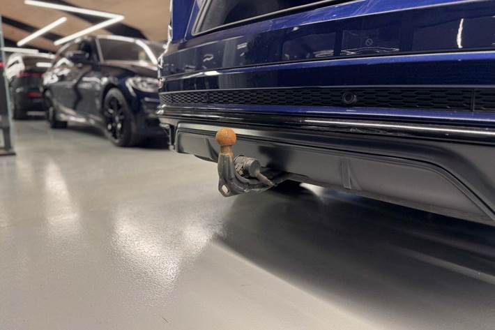 Blå Audi Q8 fra 2019