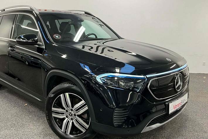 Sort Mercedes EQB250 fra 2023