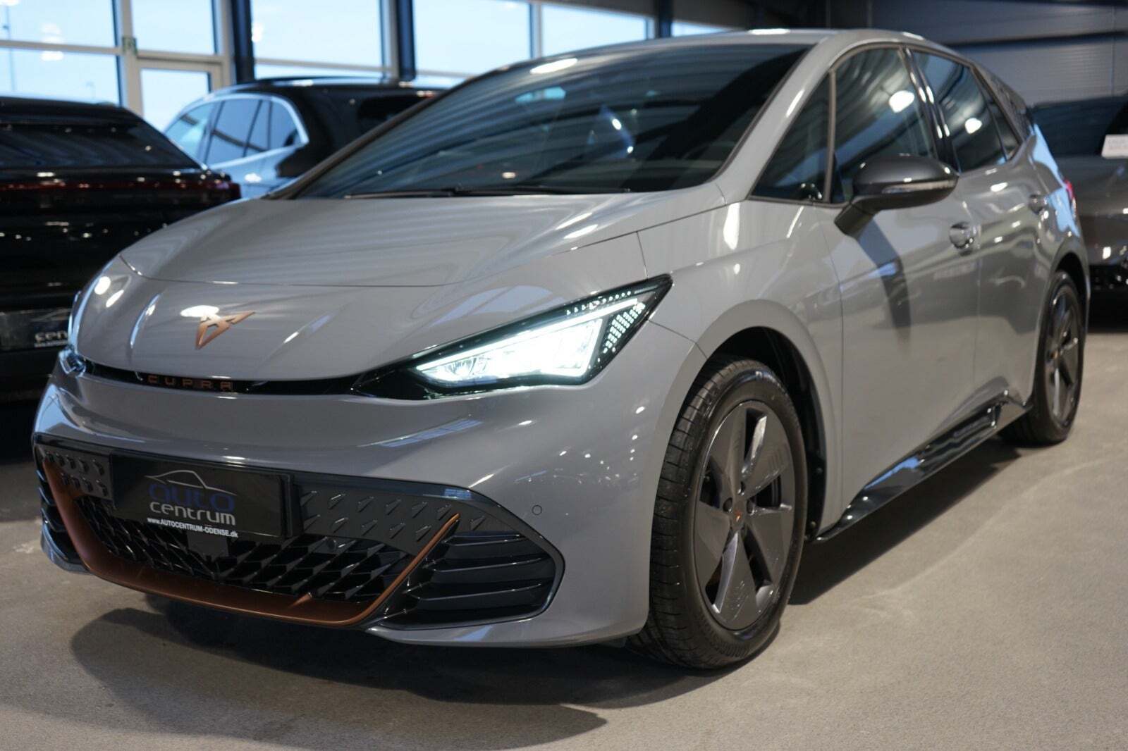 Grå Cupra Born fra 2024