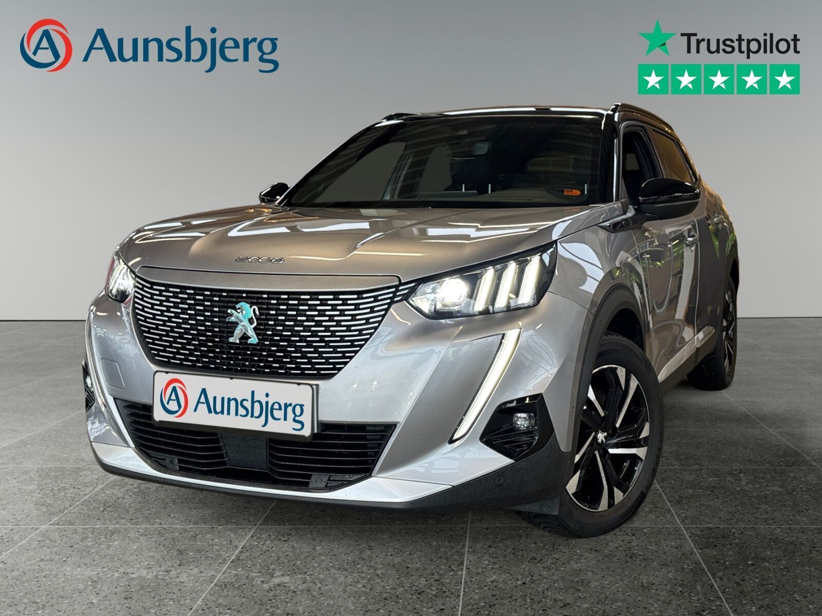 Sølv Peugeot e-2008 fra 2021