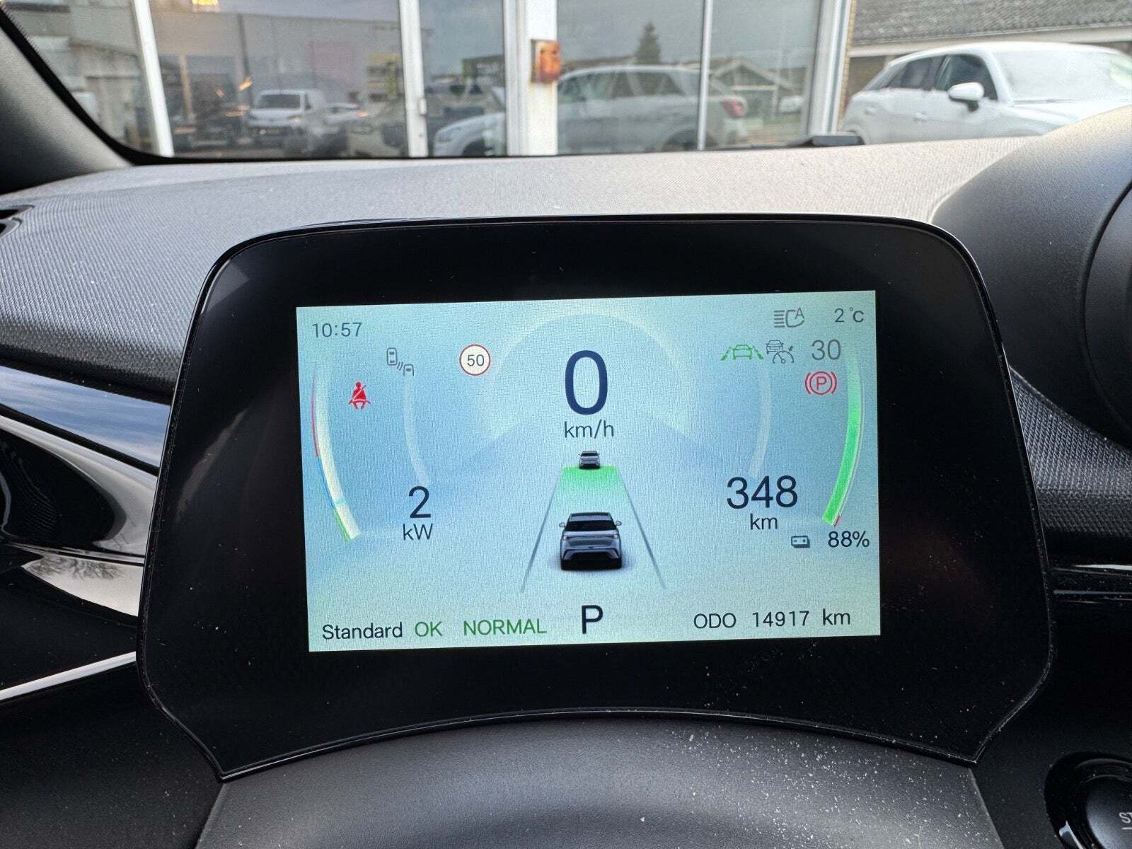 Blå BYD Dolphin fra 2024