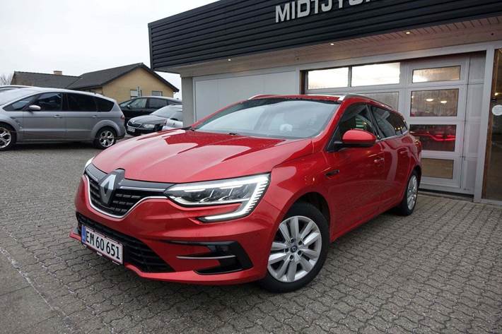Rød Renault Megane IV fra 2021 set udefra