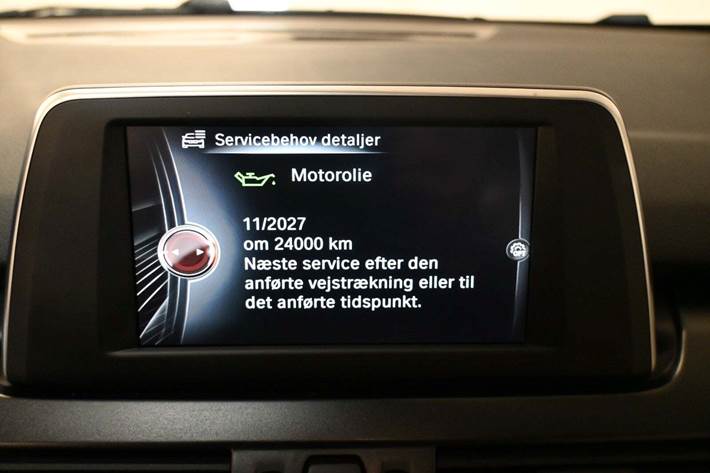 Blå BMW 218i fra 2016