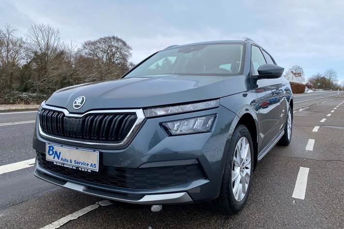 Grå Skoda Kamiq fra 2020 set udefra