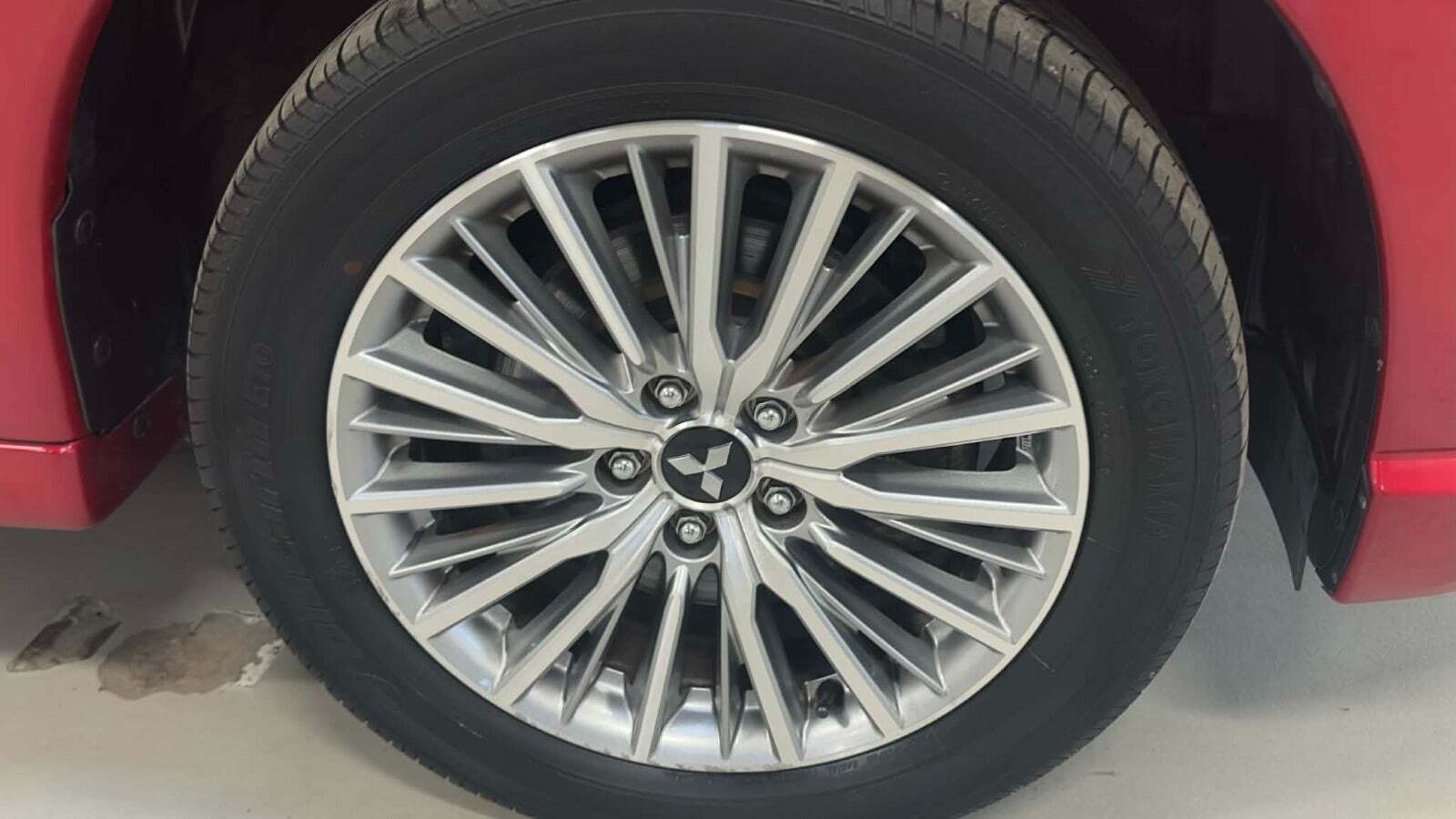 Sort Mitsubishi Outlander fra 2020