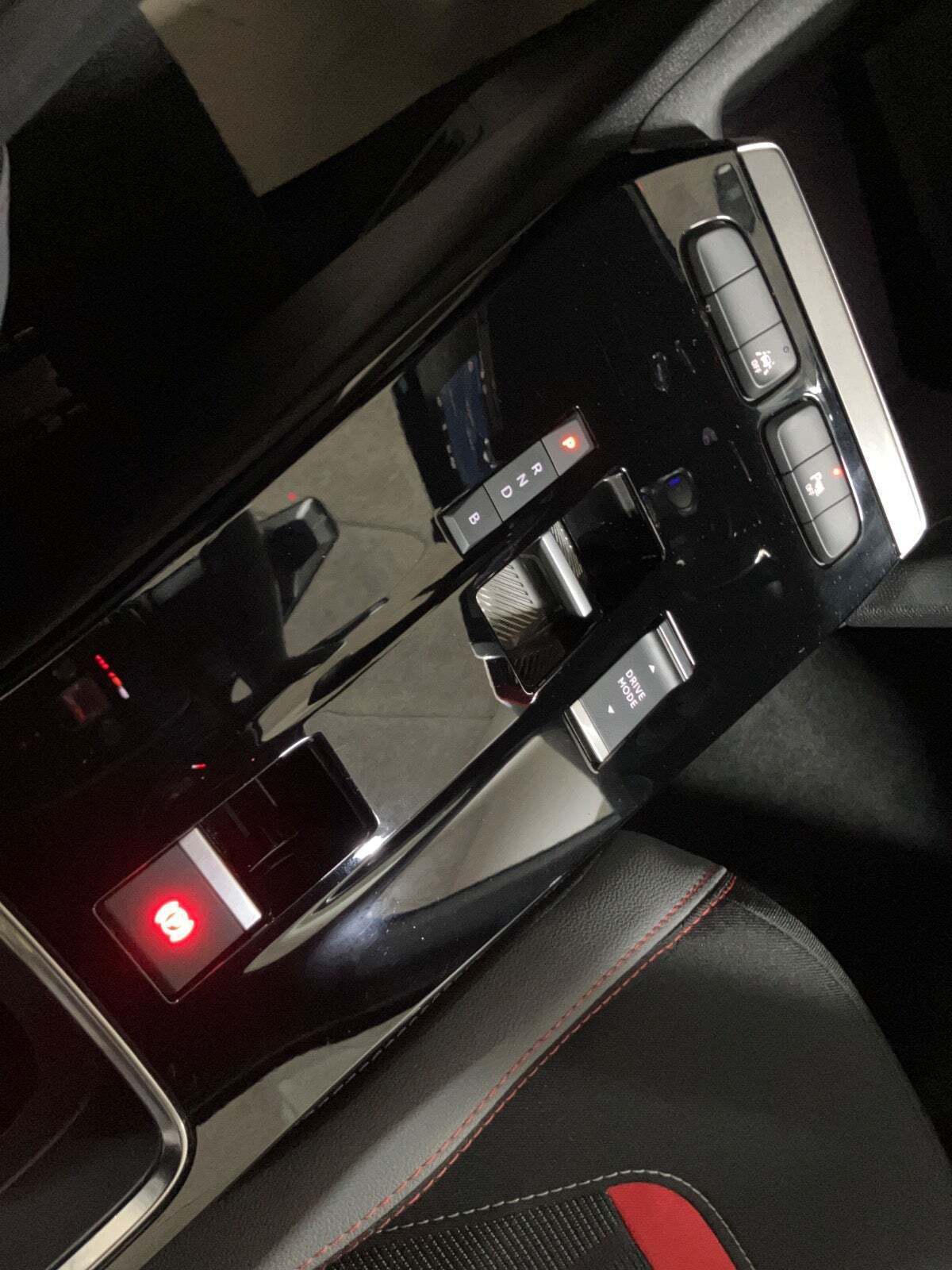 Sort Opel Mokka-e fra 2023