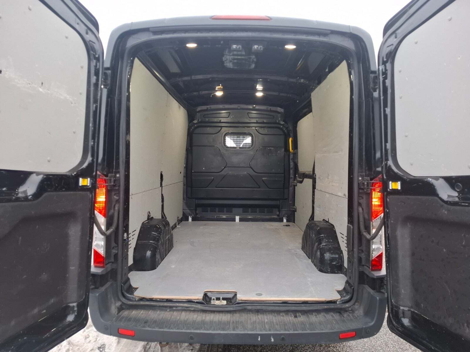 Hvid Ford Transit 350 L2 Van fra 2018